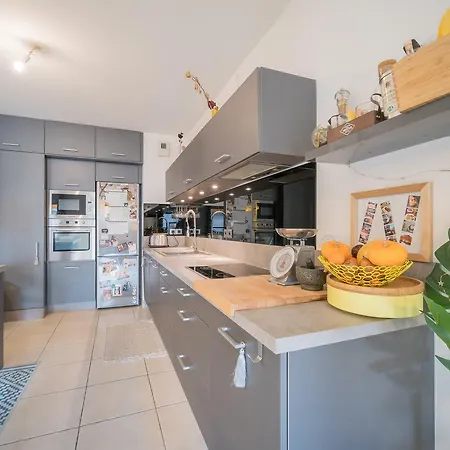 Le Metropolis Apartment